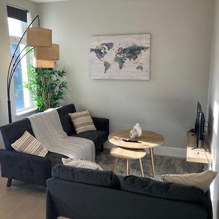 Appartement Splendid 2 Bed Flat With Private Terrace In Wimbledon - 2 The Queens à Londres Extérieur photo