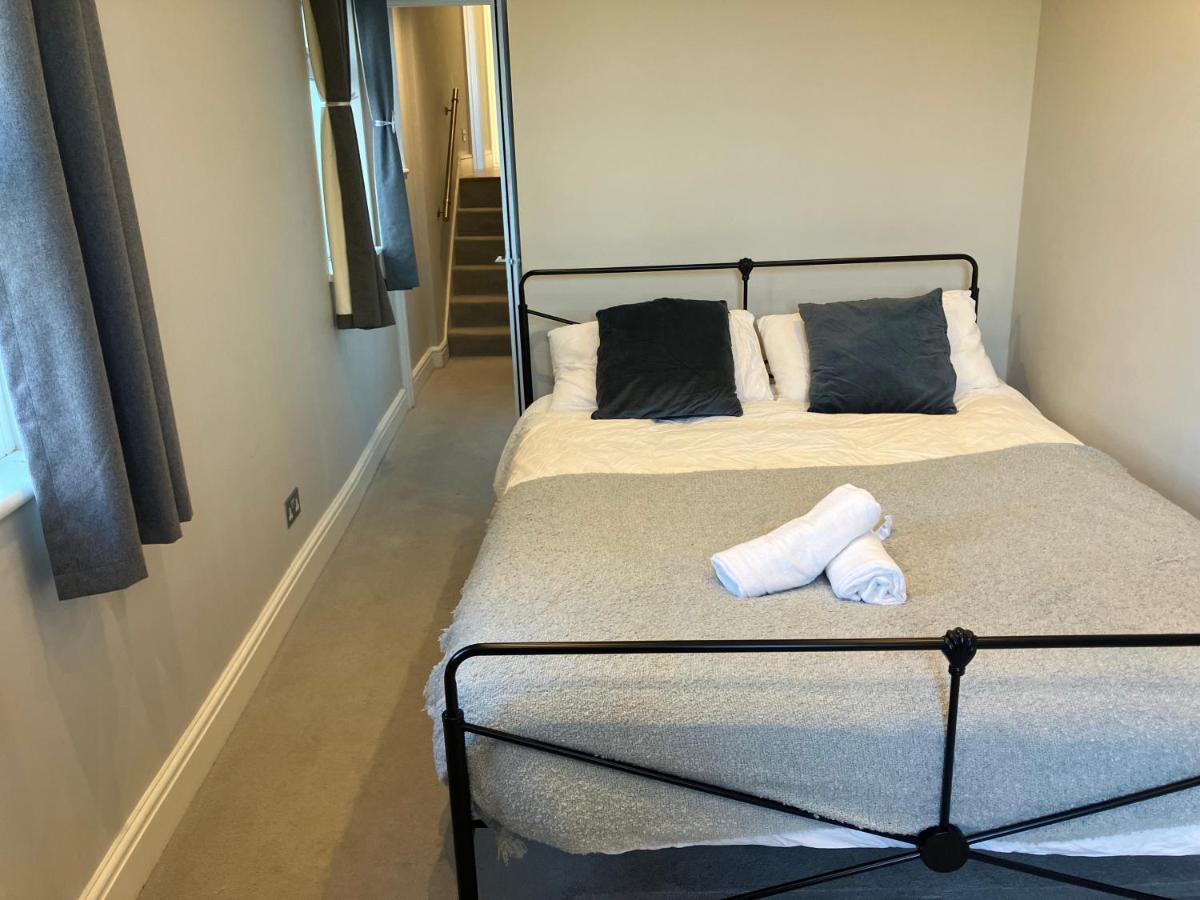 Appartement Splendid 2 Bed Flat With Private Terrace In Wimbledon - 2 The Queens à Londres Extérieur photo